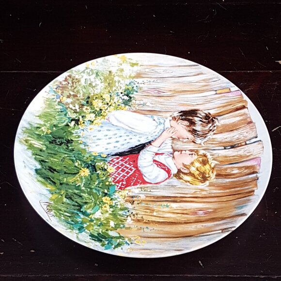 Wedgwood Be My Friend of My Memories Series by Mary Vickers First Issue - Picture 5 of 7